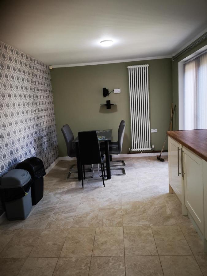 Brigstock Holidays House Manchester Luaran gambar