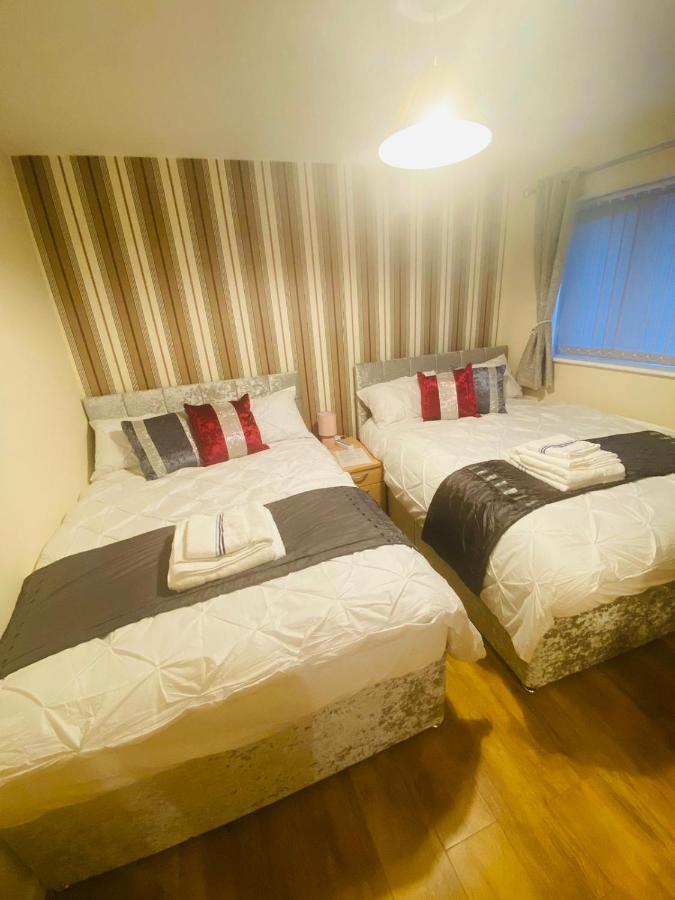 Brigstock Holidays House Manchester Luaran gambar